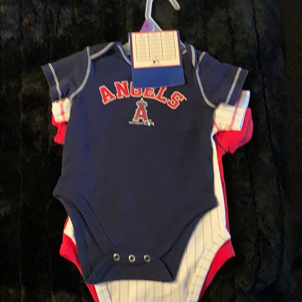 Onsies - Picture 2 of 3